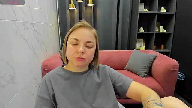 Snapshot of TataArdent chatting on 12.13.24 TataArdent online show from 12.13.24