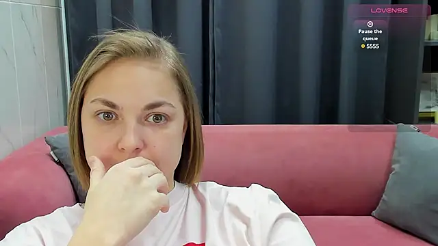 Snapshot of TataArdent chatting on 03.17.25 TataArdent online show from 03.17.25