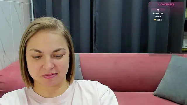 Snapshot of TataArdent chatting on 03.17.25 TataArdent online show from 03.17.25