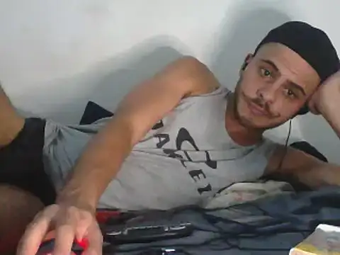 Snapshot of LoudLikeness chatting on 02.21.25 LoudLikeness online show from 02.21.25