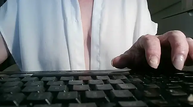 Snapshot of heidi60 chatting on 02.16.25 heidi60 online show from 02.16.25