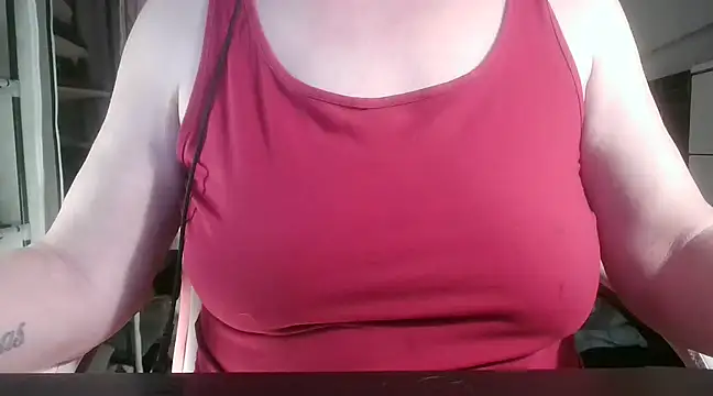 Snapshot of heidi60 chatting on 03.01.25 heidi60 online show from 03.01.25