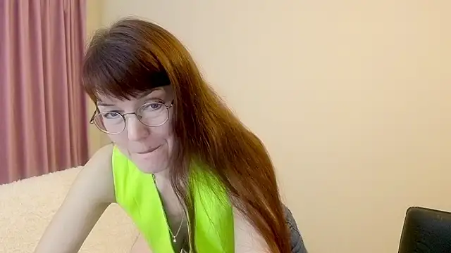 Snapshot of Fritha chatting on 01.14.26 Fritha online show from 01.14.26