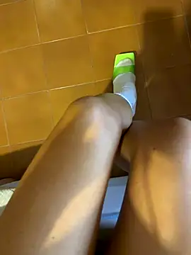 Snapshot of Wet-Pussycat chatting on 11.13.25 Wet-Pussycat online show from 11.13.25