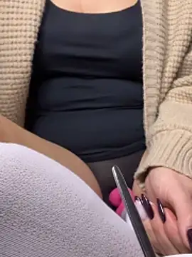 Snapshot of Wet-Pussycat chatting on 02.04.26 Wet-Pussycat online show from 02.04.26