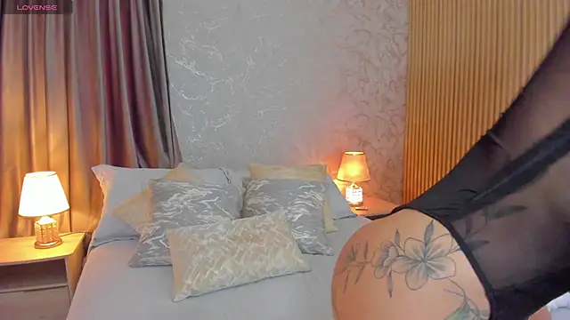 Sarah Stone  online show from 10.18.25