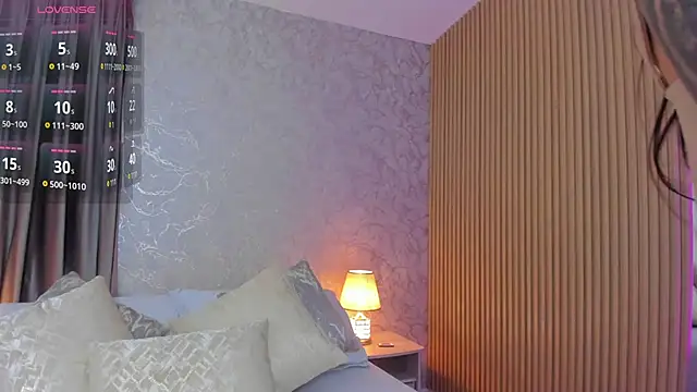 Sarah Stone  online show from 10.30.25