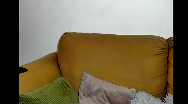 Snapshot of GlamourousKassy chatting on 03.13.25 GlamourousKassy online show from 03.13.25