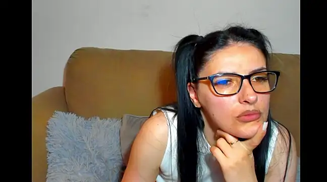 Snapshot of GlamourousKassy chatting on 03.14.25 GlamourousKassy online show from 03.14.25