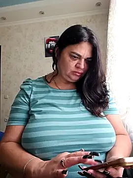 Snapshot of littleRikka chatting on 09.29.25 littleRikka online show from 09.29.25