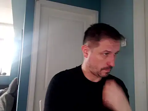 Snapshot of MisterFaithRO chatting on 04.19.26 MisterFaithRO online show from 04.19.26
