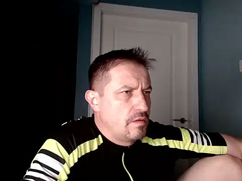 Snapshot of MisterFaithRO chatting on 04.21.26 MisterFaithRO online show from 04.21.26