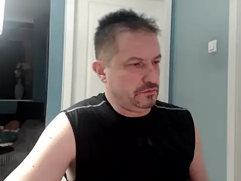 Snapshot of MisterFaithRO chatting on 04.23.26 MisterFaithRO online show from 04.23.26