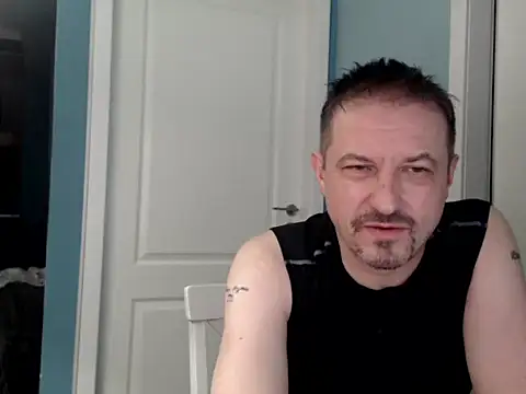 Snapshot of MisterFaithRO chatting on 04.23.26 MisterFaithRO online show from 04.23.26