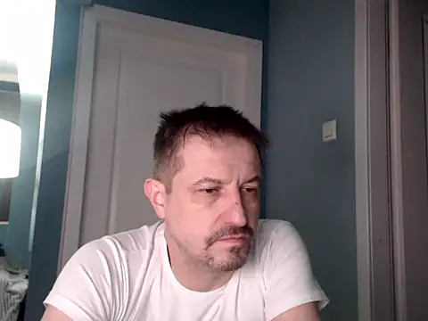 Snapshot of MisterFaithRO chatting on 04.25.26 MisterFaithRO online show from 04.25.26