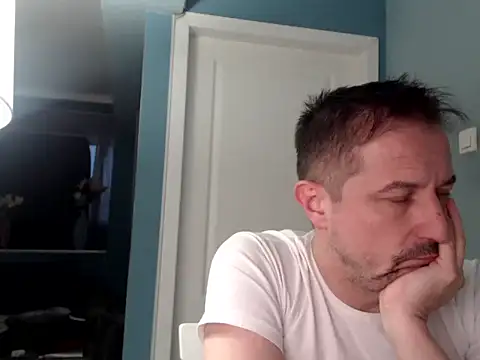 Snapshot of MisterFaithRO chatting on 04.29.26 MisterFaithRO online show from 04.29.26