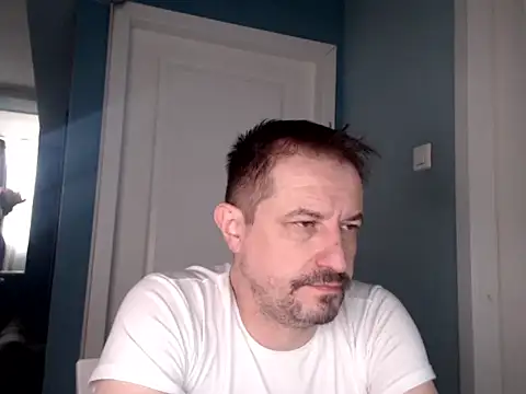 Snapshot of MisterFaithRO chatting on 04.30.26 MisterFaithRO online show from 04.30.26