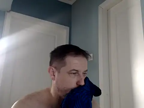 Snapshot of MisterFaithRO chatting on 05.01.26 MisterFaithRO online show from 05.01.26