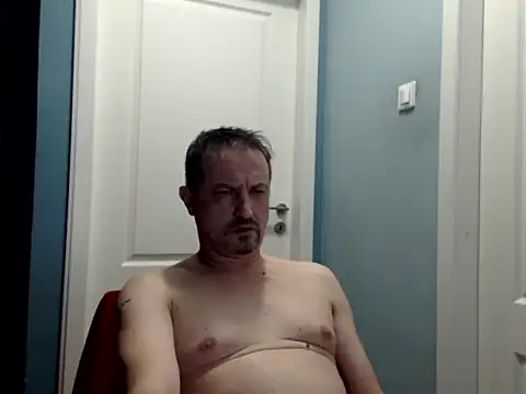 Snapshot of MisterFaithRO chatting on 05.02.26 MisterFaithRO online show from 05.02.26