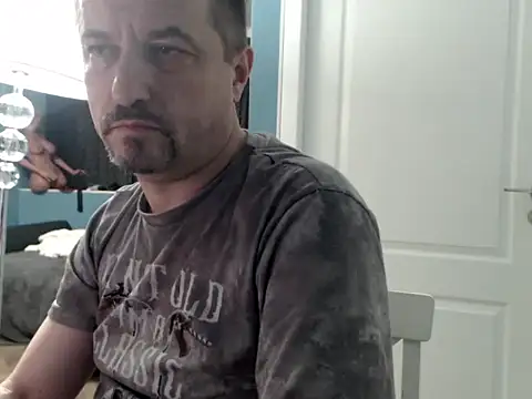 Snapshot of MisterFaithRO chatting on 05.10.26 MisterFaithRO online show from 05.10.26