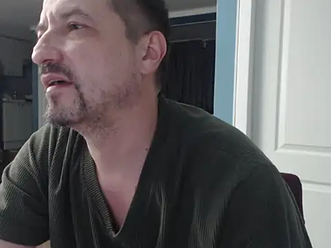 Snapshot of MisterFaithRO chatting on 05.17.26 MisterFaithRO online show from 05.17.26