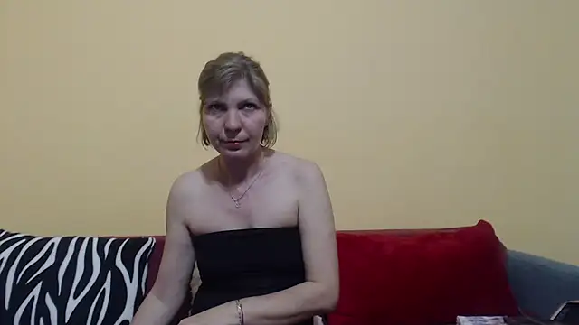 Snapshot of christine33 chatting on 04.29.26 christine33 online show from 04.29.26