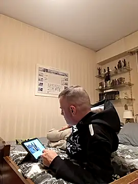 Snapshot of Perv10 chatting on 04.29.26 Perv10 online show from 04.29.26