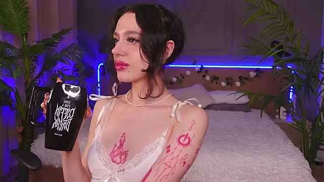 Devilinee online show from 02.01.25