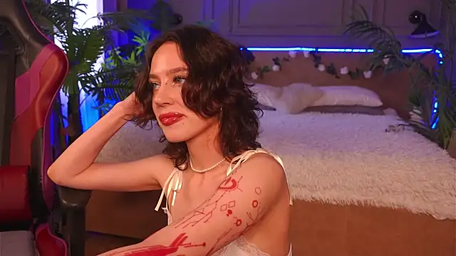 Devilinee online show from 09.18.25