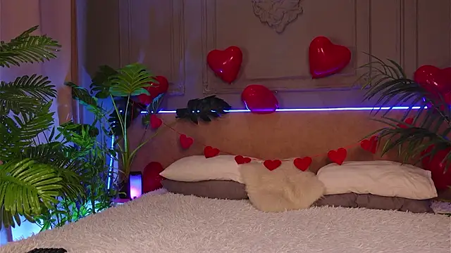 Snapshot of Devilinee chatting on 02.15.26 Devilinee online show from 02.15.26