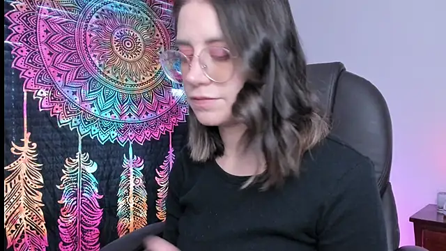 HazelKush online show from 12.16.24