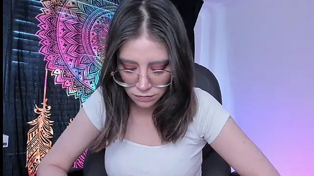 HazelKush online show from 01.10.25