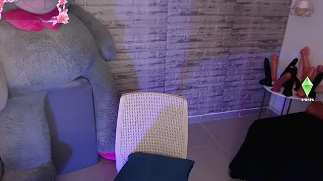 TinnaCobb online show from 02.12.26