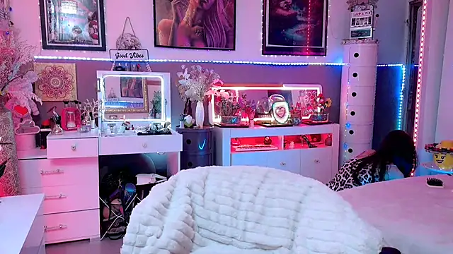 misscectito13 online show from 11.21.25