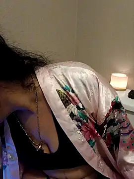Snapshot of PichyPrettyPussy chatting on 12.30.24 PichyPrettyPussy online show from 12.30.24