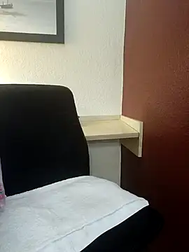 Snapshot of PichyPrettyPussy chatting on 01.02.25 PichyPrettyPussy online show from 01.02.25