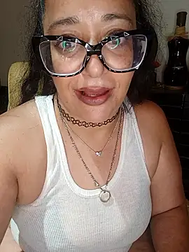 Snapshot of PichyPrettyPussy chatting on 10.20.25 PichyPrettyPussy online show from 10.20.25