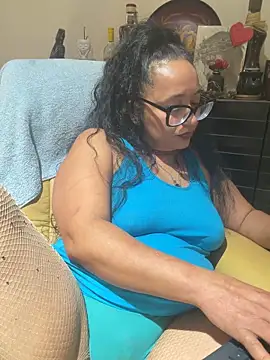 Snapshot of PichyPrettyPussy chatting on 11.04.25 PichyPrettyPussy online show from 11.04.25