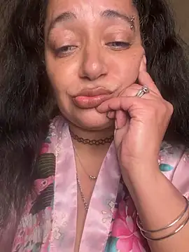 Snapshot of PichyPrettyPussy chatting on 12.19.25 PichyPrettyPussy online show from 12.19.25