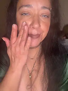 Snapshot of PichyPrettyPussy chatting on 12.22.25 PichyPrettyPussy online show from 12.22.25