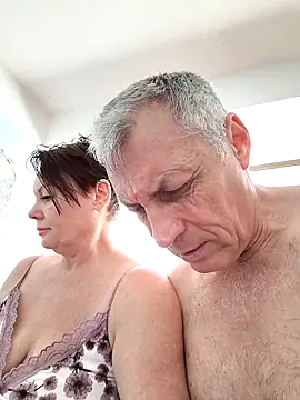  lady red  online show from 02.22.25