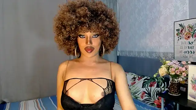 Snapshot of trixxielicious chatting on 12.24.24 trixxielicious online show from 12.24.24