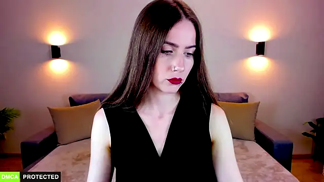 TheWoman   online show from 10.10.25