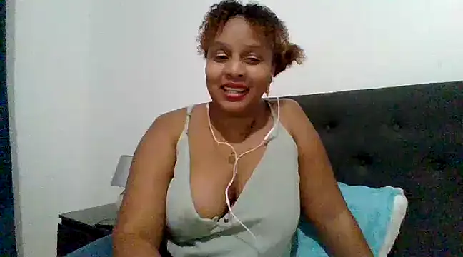 Snapshot of Nathyjess195 chatting on 12.12.24 Nathyjess195 online show from 12.12.24