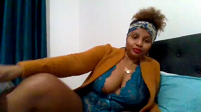 Snapshot of Nathyjess195 chatting on 12.21.24 Nathyjess195 online show from 12.21.24
