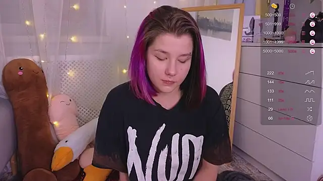 Mira Falls online show from 01.08.25