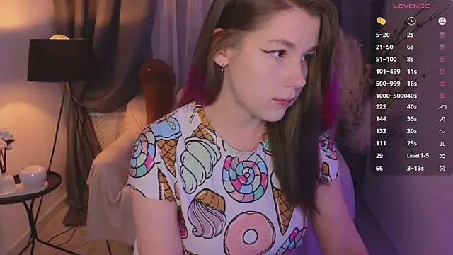 Mira Falls online show from 11.04.25