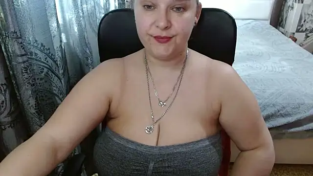 Snapshot of Boolochka chatting on 04.27.26 Boolochka online show from 04.27.26