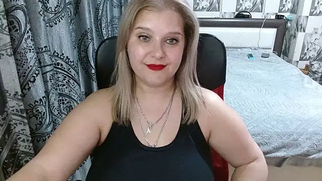Snapshot of Boolochka chatting on 05.19.26 Boolochka online show from 05.19.26