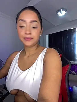 Snapshot of Shantal_Lovee chatting on 01.08.25 Shantal Lovee online show from 01.08.25